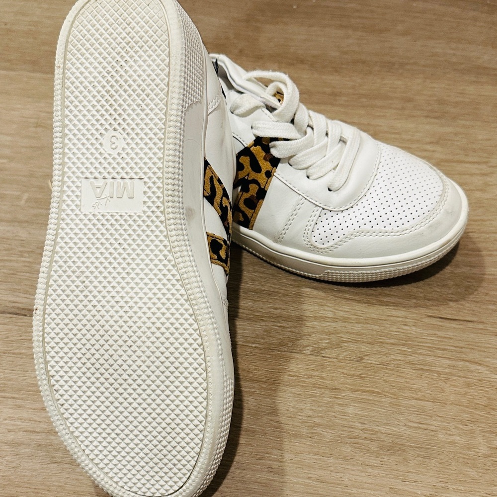 White Sneakers with Leopard Print Accent - Picture 5 of 6